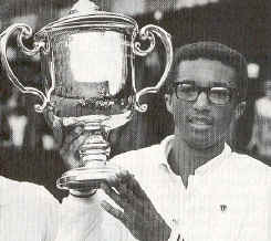 Arthur Ashe, premier noir a gagner un tournoi du Grand Chelem à l'Us Open 1968