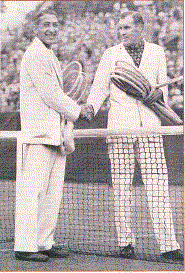 1927 : Henri Lacoste ( gauche) affronte Bill Tilden ( droite)